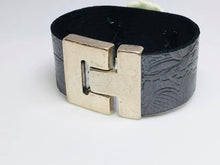 Load image into Gallery viewer, Leather and Ceramic Bracelet